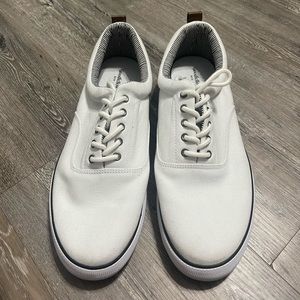 Men’s white target shoes